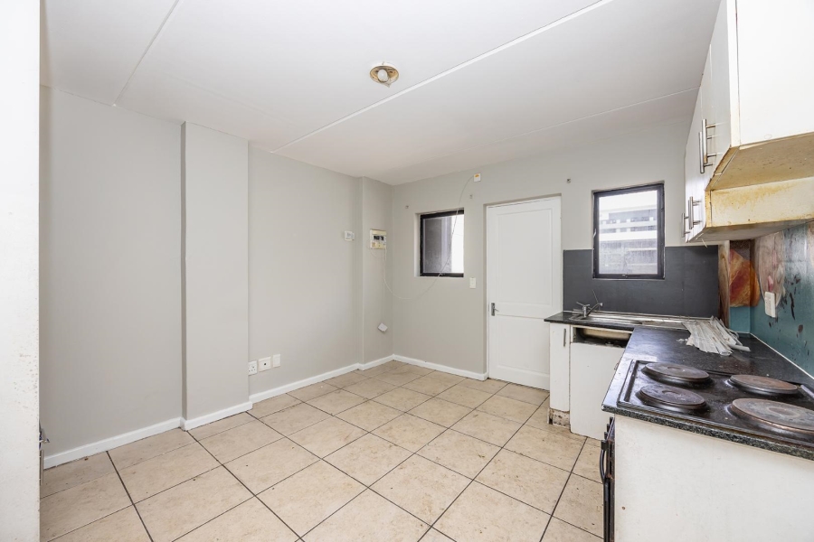 1 Bedroom Property for Sale in Maitland Western Cape